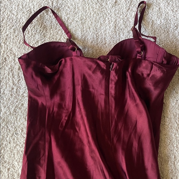 L’AGENCE Sayla Silk Gown in Dark Port Size 4 - Picture 9 of 13